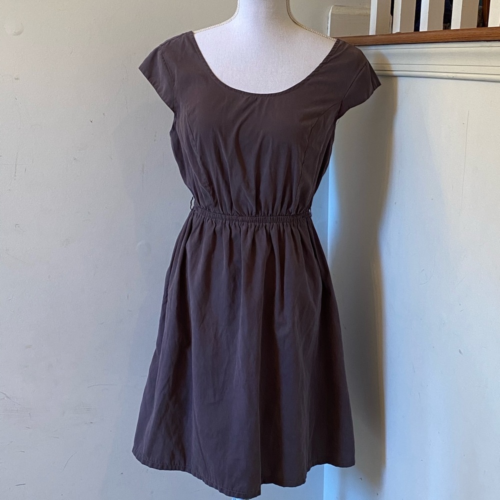 🥭 (4 for $15) Grey Dress with belt loops - no belt - Picture 3 of 8